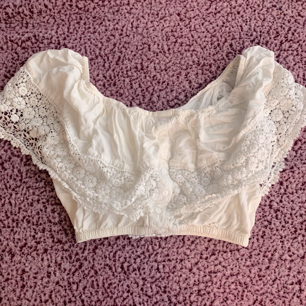 White crop top🤍✨